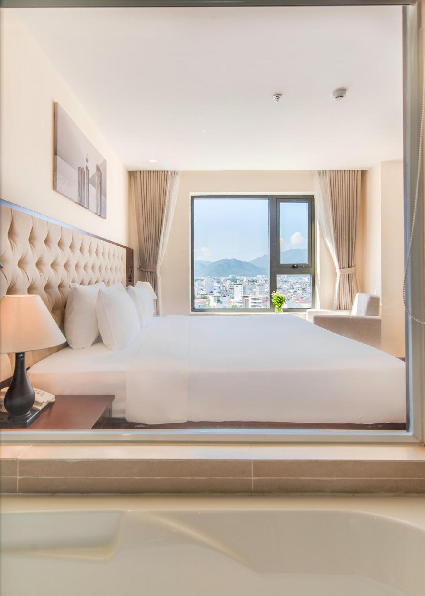 Florida Hotel Nha Trang Esterno foto